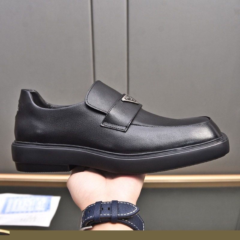 Pra*a leather shoes